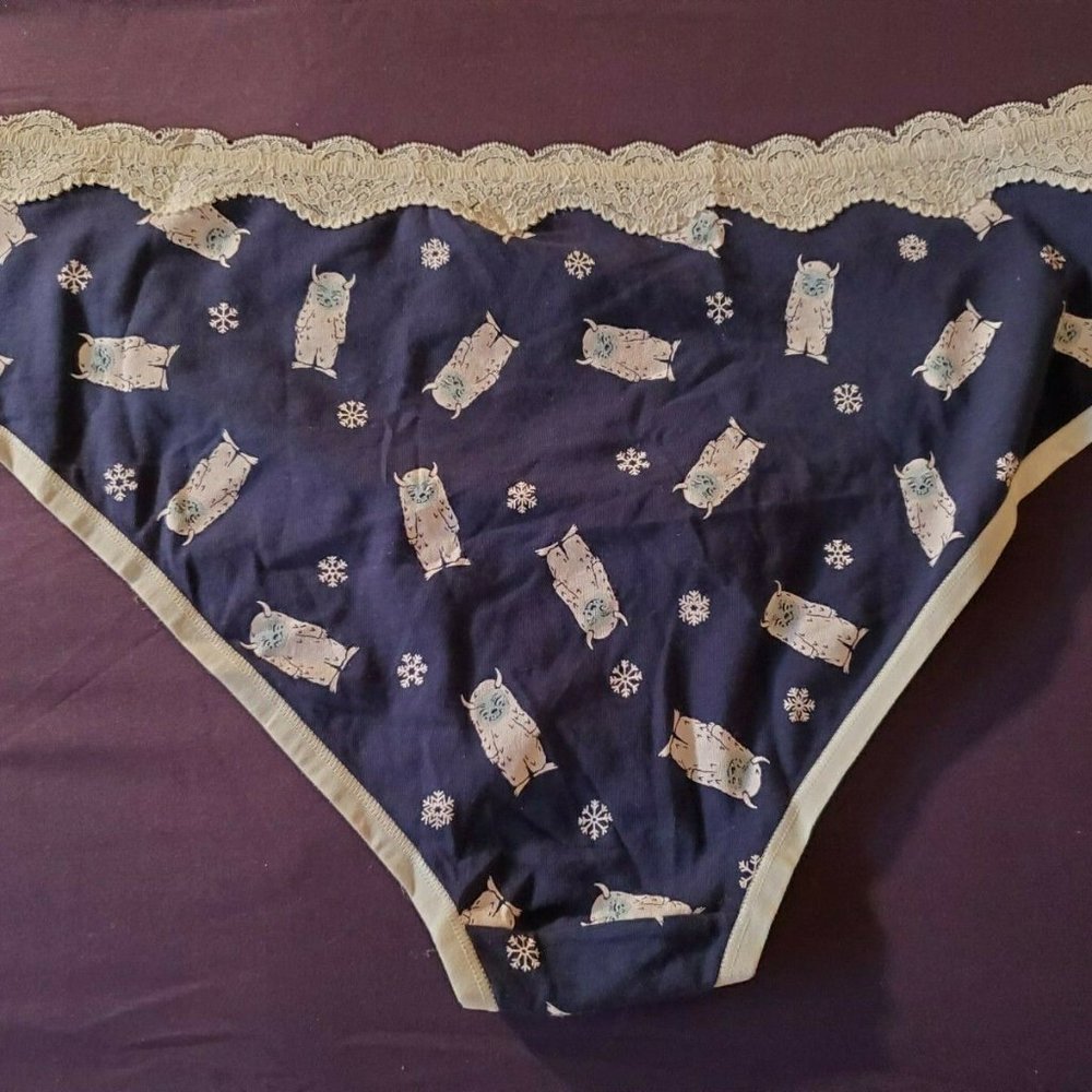 Torrid Curve NWT Plus Size 2 (18/20) Hipster Panty Abominable Snowman Yeti Rare - Picture 6 of 10